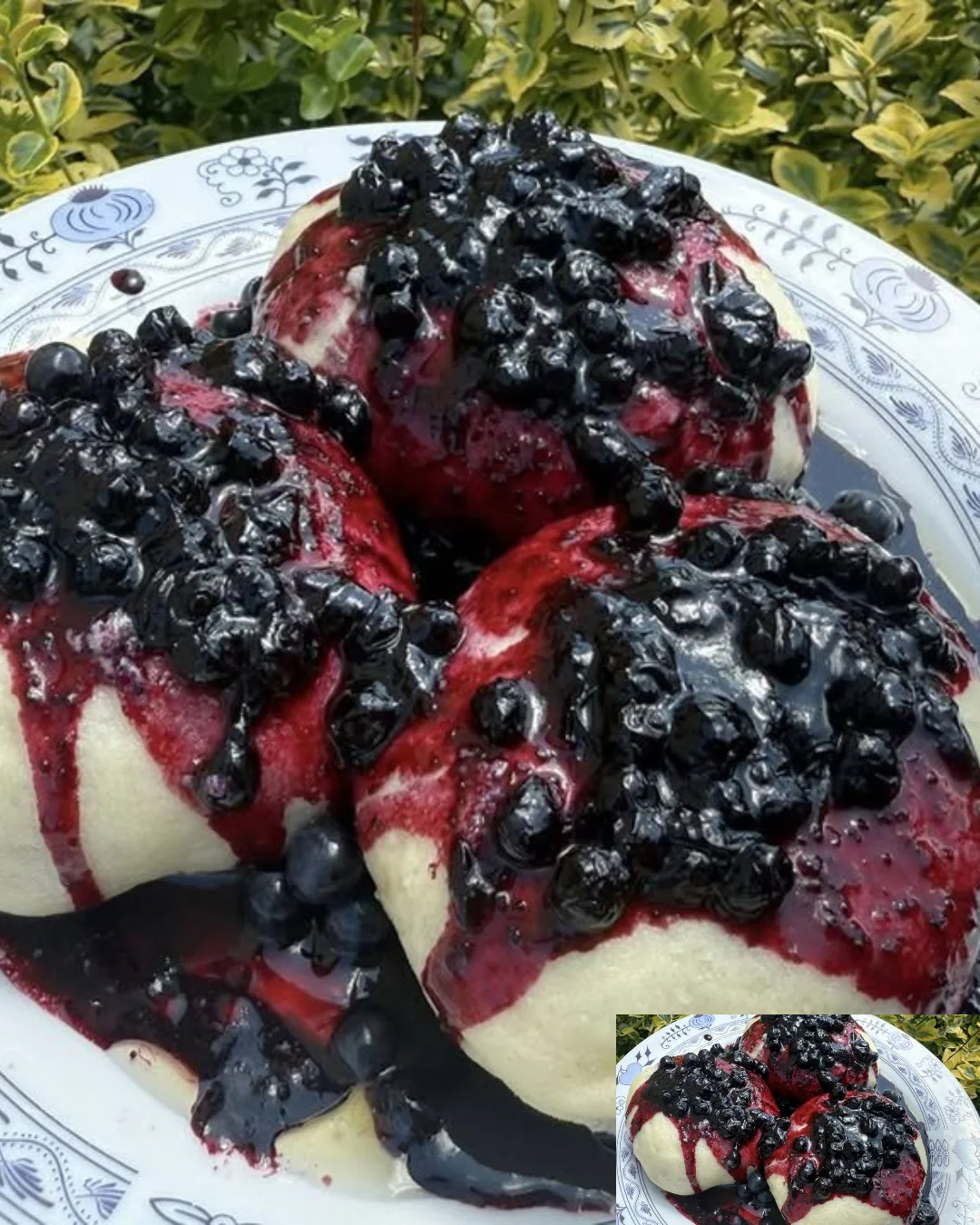 Dampfnudeln mit Heidelbeer-Soße