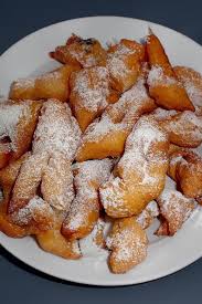 Superleckere Schneeschlaufen (wie vom Bäcker)