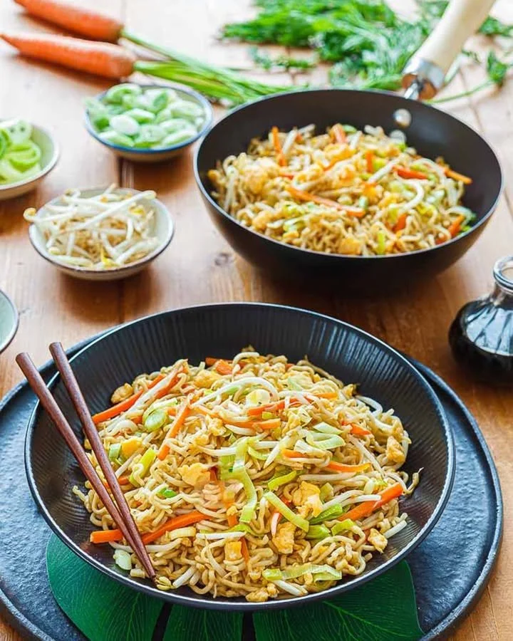 Fried Noodles with Egg & Vegetables