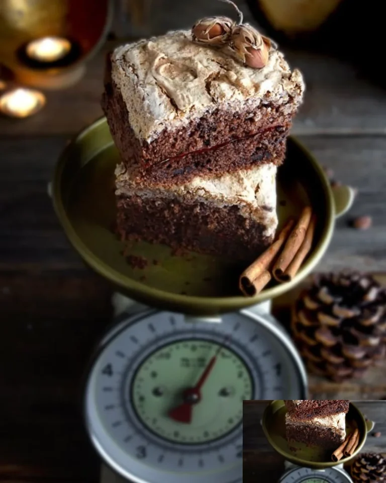 Gewürzkuchen mit Nussbaiser - ein köstliches Rezept mit feinen Gewürzen und Nüssen.