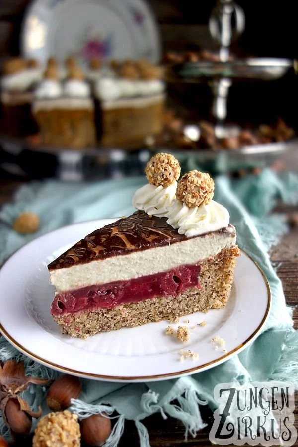 Haselnuss-Kirsch-Torte