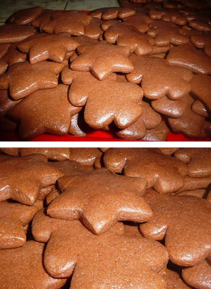 Omas Honiglebkuchen frisch aus dem Ofen, dekoriert mit Zuckerguss und Nüssen