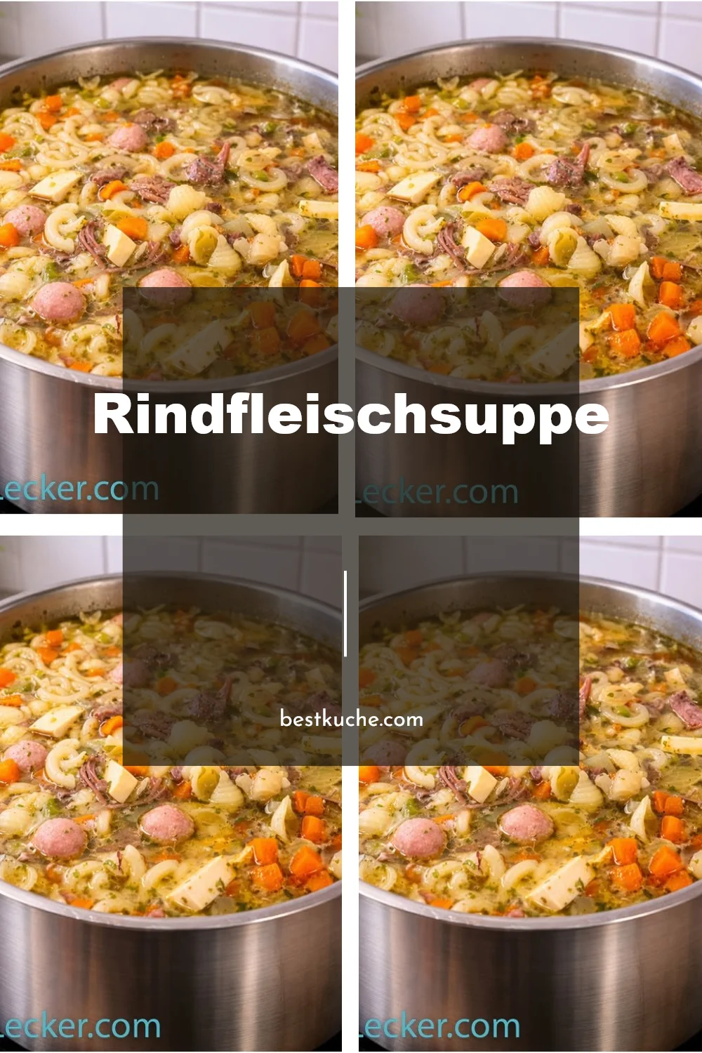 Heiß dampfende Rindfleischsuppe in einer Schüssel, garniert mit frischen Kräutern.