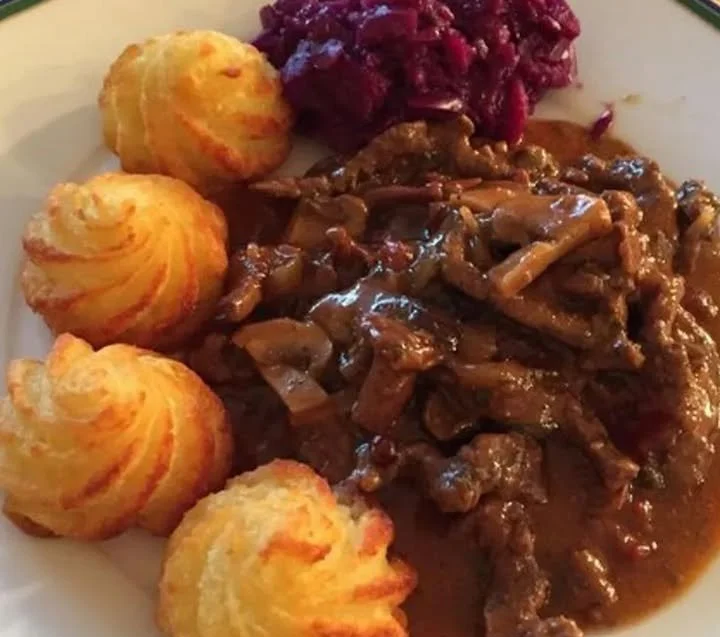 Hausgemachter Rouladentopf ohne Fertigsoßen, frisch zubereitet