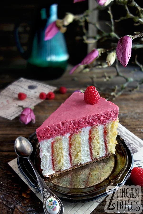 Wickeltorte mit Himbeeren