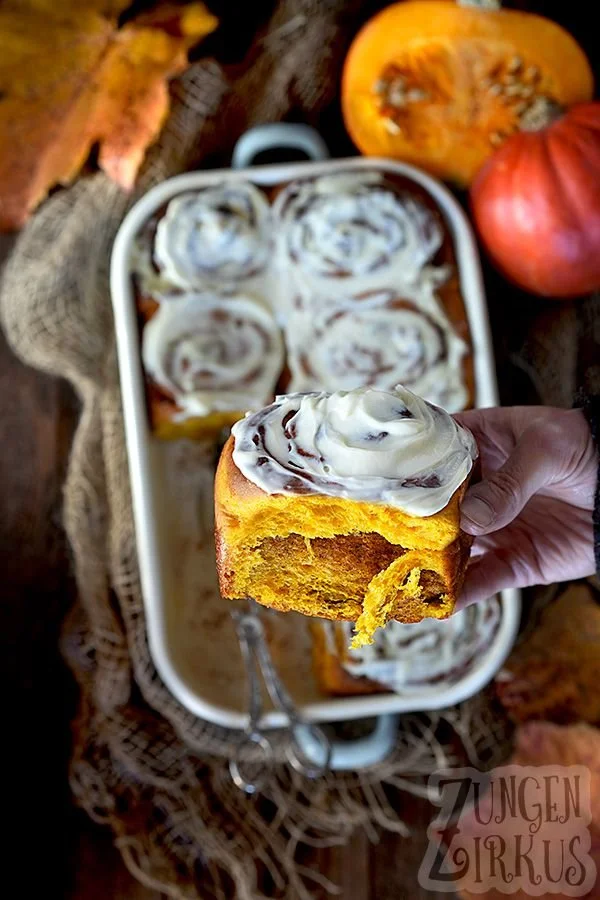 Würzige Kürbis-Zimtschnecken