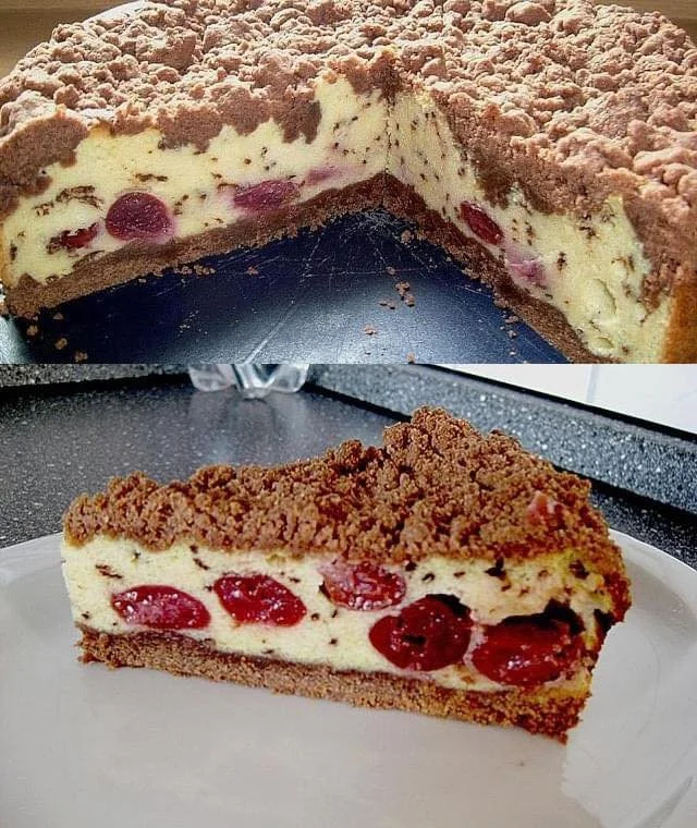 Cremigster Quark Streuselkuchen mit Vanille Kirschfüllung auf einem Teller